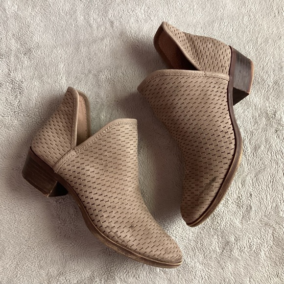Lucky Brand Shoes - Lucky Brand Baley Perforated Leather Ankle Boot Bootie Taupe Brindle Sz 6